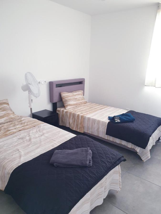 ניס Big Flat Sea Vieuw 95 M2 5 Rooms Near Airport 5 Min Train 3 Min And Tram On Site, Beach 7 Min, 2 Showers And 2 Toilets , Neuf Grand Appartement 95 M2 5 Chambres Proche Aeroport 5 Min Train 3 Min Et Tramway Sur Place, Plage 7 Min 2 Douches Et 2 Wc Vue מראה חיצוני תמונה