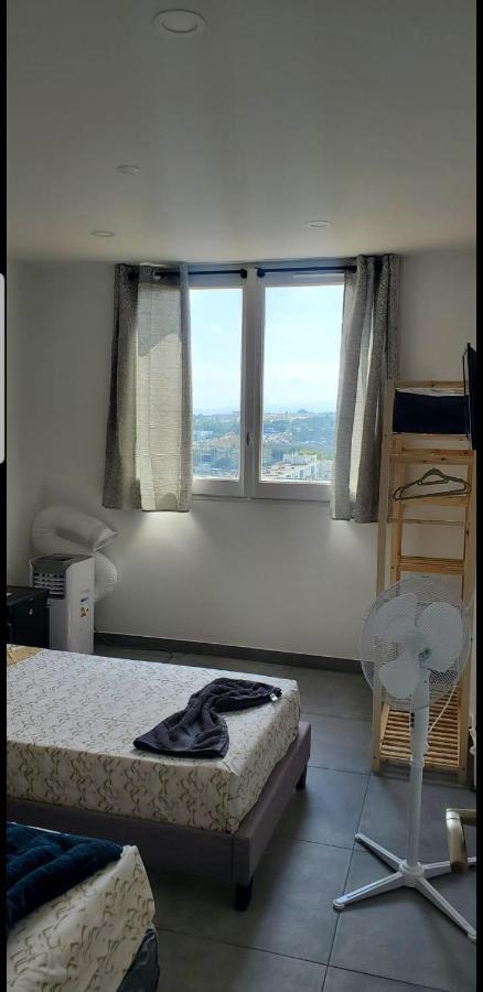ניס Big Flat Sea Vieuw 95 M2 5 Rooms Near Airport 5 Min Train 3 Min And Tram On Site, Beach 7 Min, 2 Showers And 2 Toilets , Neuf Grand Appartement 95 M2 5 Chambres Proche Aeroport 5 Min Train 3 Min Et Tramway Sur Place, Plage 7 Min 2 Douches Et 2 Wc Vue מראה חיצוני תמונה
