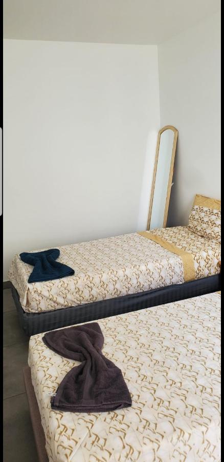 ניס Big Flat Sea Vieuw 95 M2 5 Rooms Near Airport 5 Min Train 3 Min And Tram On Site, Beach 7 Min, 2 Showers And 2 Toilets , Neuf Grand Appartement 95 M2 5 Chambres Proche Aeroport 5 Min Train 3 Min Et Tramway Sur Place, Plage 7 Min 2 Douches Et 2 Wc Vue מראה חיצוני תמונה